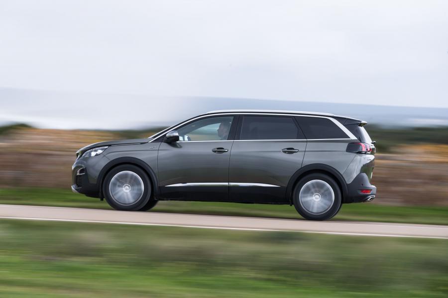  Peugeot 5008 GT 2016 года  (WW) (фото 25 из 27)